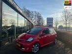 Toyota Aygo 1.0 VVT-i Dynamic Blue, Airco ! LM velgen, Auto's, Euro 5, Gebruikt, 4 stoelen, Handgeschakeld