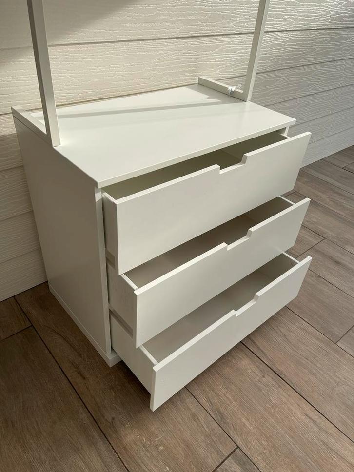 IKEA Ladekast met Kledingrek - in zeer goede staat, Huis en Inrichting, Kasten | Ladekasten, Zo goed als nieuw, 150 tot 200 cm