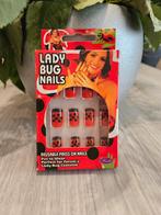 Lieveheersbeestje nepnagels carnaval kunstnagels bug nagels, Kleding | Dames, Ophalen of Verzenden, Nieuw, Carnaval, Accessoires
