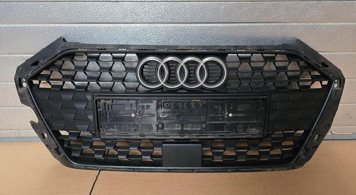 Grill Audi A1 82A Basic Origineel Grille 82A853653 2018-2025, Auto-onderdelen, Carrosserie en Plaatwerk, Bumper, Audi, Voor, Gebruikt