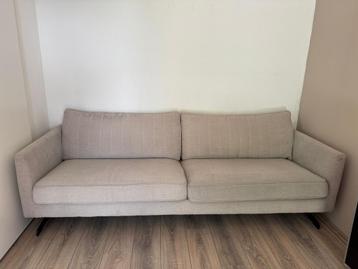 Bank te koop. beschikbaar voor biedingen