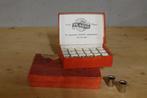 Magnetische Plasto sigarettendovers   vintage oldtimer, Verzenden