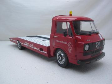 Alfa Romeo A12 (F12) Autotransporter 1977 rood 1:18 Mitica beschikbaar voor biedingen