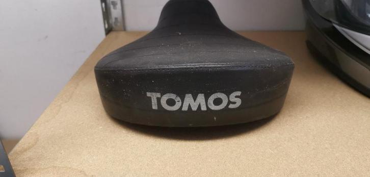 Tomos en / of puch onderdelen, Fietsen en Brommers, Brommeronderdelen | Scooters, Gebruikt, Overige merken, Zadel, Ophalen of Verzenden