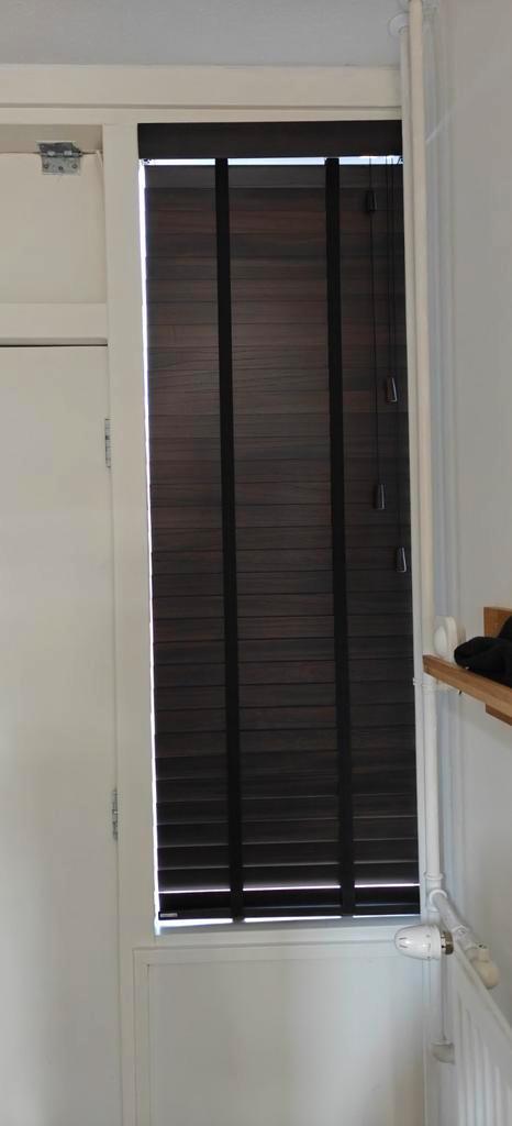 Mooie houten jaloezieën voor uw ramen, Huis en Inrichting, Stoffering | Gordijnen en Lamellen, Gebruikt, 150 tot 200 cm, 100 tot 150 cm