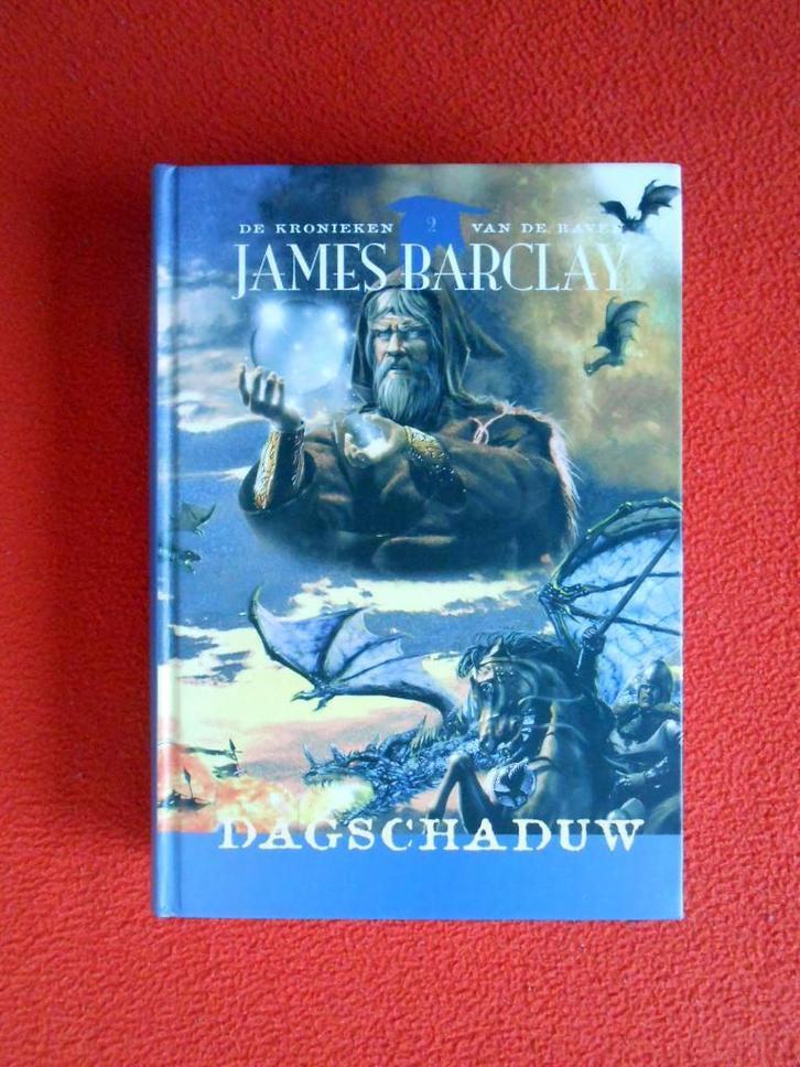 De kronieken van De Raven 2: Dagschaduw (hardcover), Boeken, Fantasy, Zo goed als nieuw, Ophalen of Verzenden