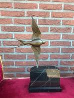 zwaluw in de vlucht, brons en marmer, Ophalen of Verzenden, Brons