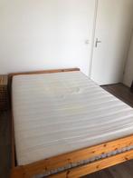 Bed 140 x 200 met matras en lattenbodems, Ophalen, Gebruikt, Bruin, Tweepersoons