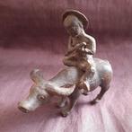 Antiek Beeldje IJzer Fluitspelend Jochie op Waterbuffel Yak, Antiek en Kunst, Verzenden