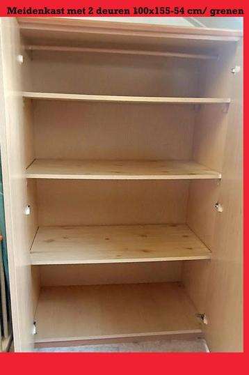 Meidenkast (met 3 losse legplanken) beschikbaar voor biedingen