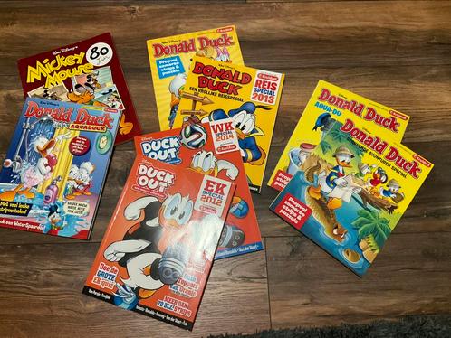 Donald Duck specials en één Mickey Mouse special, Boeken, Stripboeken, Zo goed als nieuw, Meerdere stripboeken, Ophalen
