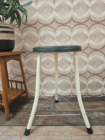 Brabantia vintage metalen kruk met ronde zitting  beschikbaar voor biedingen