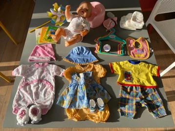 BABY born pop met kledingsets en accessoires, als nieuw beschikbaar voor biedingen