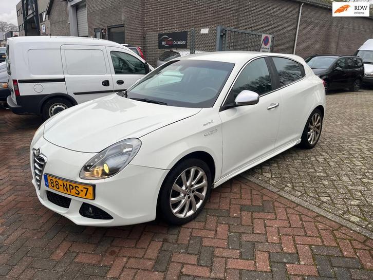 Alfa Romeo Giulietta 1.4 T Distinctive! Parksensor! Trekhaak, Auto's, Alfa Romeo, Bedrijf, Te koop, Giulietta, ABS, Airbags, Airconditioning