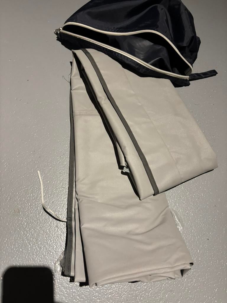 Fiamma zijwand 1 x gebruikt met bevestigingsstang, Ophalen of Verzenden, Zo goed als nieuw, Tot en met 4