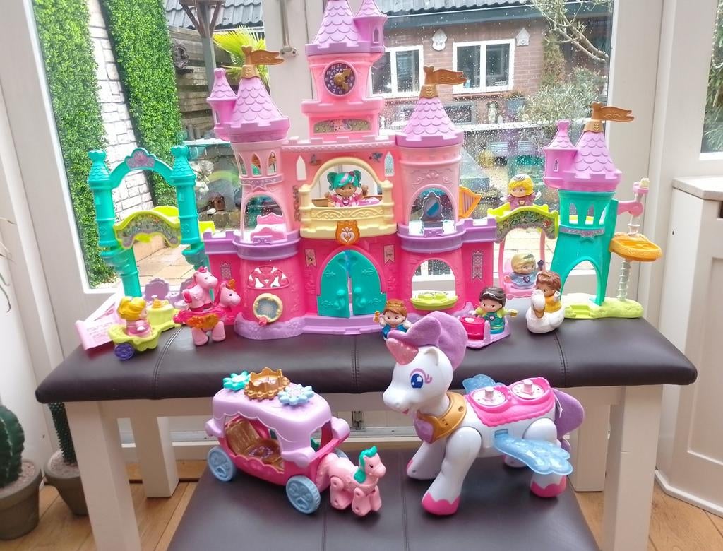 Vtech vrolijke vriendjes kasteel, Ophalen