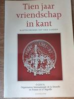 Tien jaar vriendschap in kant, Hobby en Vrije tijd, Kantklossen, Ophalen of Verzenden, Zo goed als nieuw, Boek of Tijdschrift