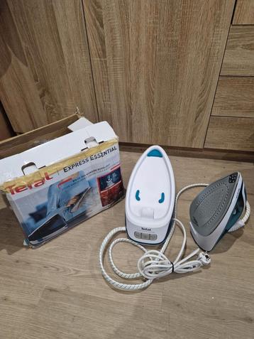 Tefal Express Essential Strijkijzer beschikbaar voor biedingen