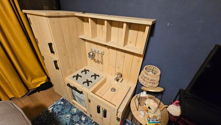 Grote speelkeuken met verlichting, Kinderen en Baby's, Speelgoed | Speelkeukens, Zo goed als nieuw, Speelkeuken, Hout, Ophalen