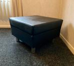 Zwarte vierkante hocker / poef / voetenbank, Ophalen, Zo goed als nieuw, Vierkant, 50 tot 75 cm