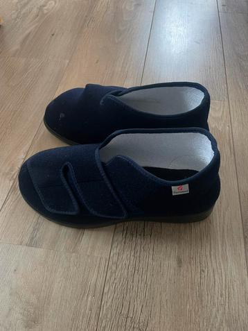 Varomed verbandschoenen Genua (pantoffels) maat 47 beschikbaar voor biedingen