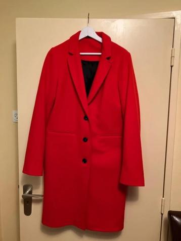 Claudia Strater rode winterjas, maat 40 beschikbaar voor biedingen