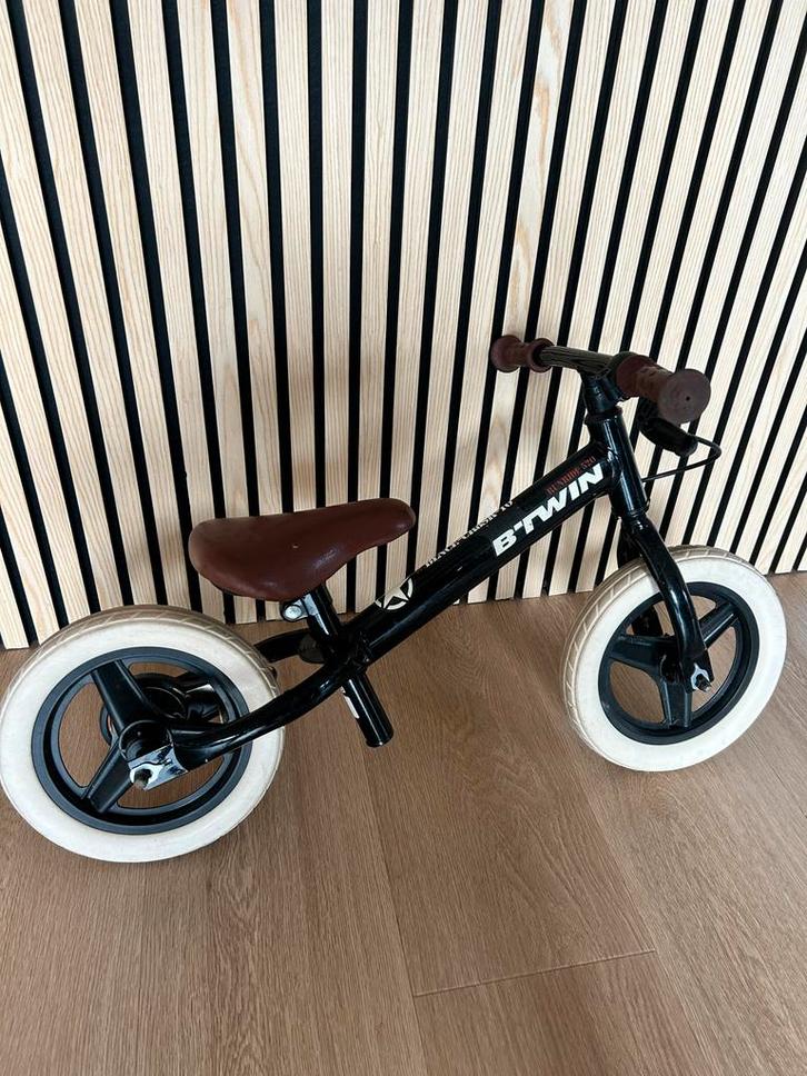 B'twin Loopfietsje - Perfect voor de eerste stapjes!, Kinderen en Baby's, Speelgoed | Buiten | Voertuigen en Loopfietsen, Gebruikt