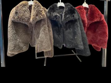 Korte bontjassen - Zwart & Rood - SM/ML beschikbaar voor biedingen