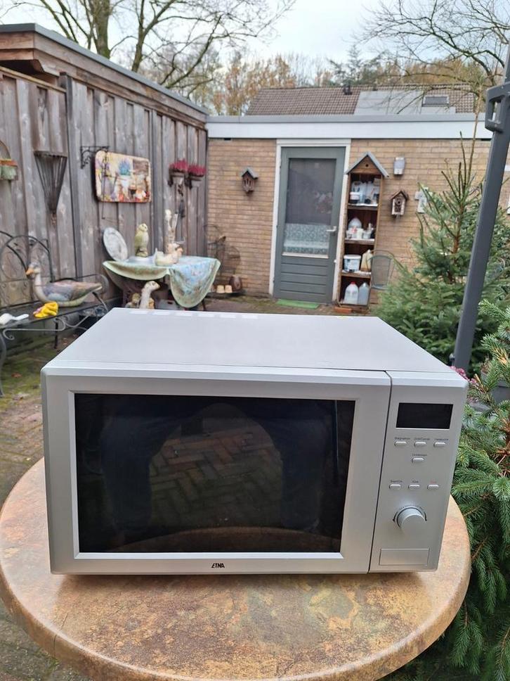 Etna z.g.o.h. magnetron, Witgoed en Apparatuur, Magnetrons, Zo goed als nieuw, Vrijstaand, Combimagnetron, 45 tot 60 cm, Grill