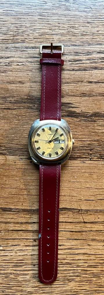 Vintage Timex Electric Day/Date Herenhorloge beschikbaar voor biedingen