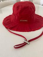 Jacquemus Rode Hoed - Maat 58, Kleding | Dames, Hoeden en Petten, Ophalen of Verzenden, Zo goed als nieuw, 58 cm (L, 7¼ inch) of meer