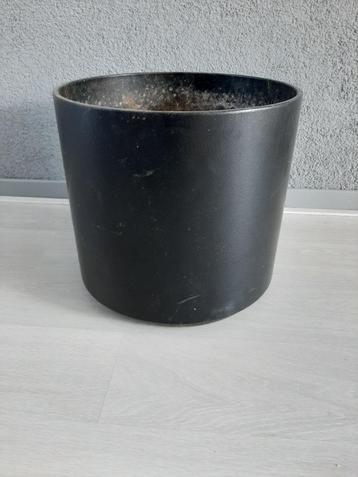 1 Grote Plantenbak hoogte 35 cm beschikbaar voor biedingen