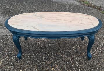 Ovale salontafel met marmer blad beschikbaar voor biedingen
