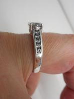 Zilveren mooie ring met steen en steentjes maat 17.75 nr.810, Sieraden, Tassen en Uiterlijk, Ringen, Verzenden, Zo goed als nieuw
