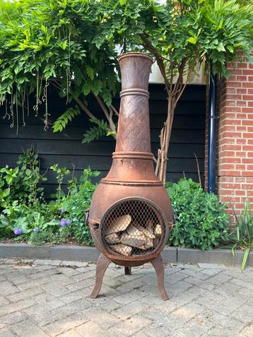 Robuuste zware gietijzeren tuinhaard met vonkendeur 145 hoog beschikbaar voor biedingen