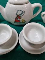 mini servies meisje met hond, Antiek en Kunst, Ophalen of Verzenden