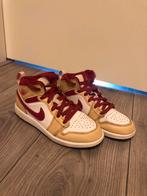 Nike Jordan sneakers maat 34, Kinderen en Baby's, Kinderkleding | Schoenen en Sokken, Ophalen, Gebruikt, Sportschoenen