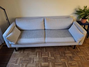 Tweezits bank grijs (gratis ophalen) beschikbaar voor biedingen