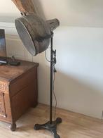 Zware oude staande ijzeren vloerlamp (E27 fitting), Ophalen, Zo goed als nieuw