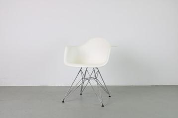 Vitra DAR stoel wit - Chroom beschikbaar voor biedingen