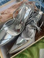 Zilveren hakken met bandjes - Public Desire - Maat 39, Ophalen of Verzenden, Schoenen met hoge hakken, Grijs, Public desire
