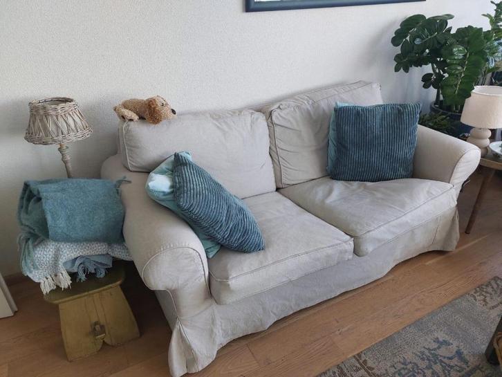 Gratis Bank IKEA Ektorp licht grijs afhalen in Utrecht, Huis en Inrichting, Banken | Bankstellen, Gebruikt, Rechte bank, Tweepersoons