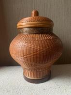 Vintage rotan pot met deksel / urn, Ophalen of Verzenden, Overige kleuren, Minder dan 50 cm