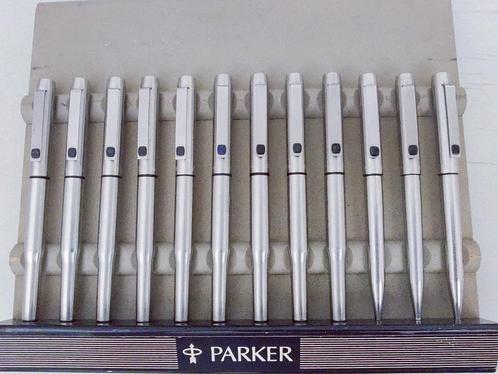 parker 25 vulpen , balpen, rollerball staal met display, Verzamelen, Pennenverzamelingen, Zo goed als nieuw, Vulpen, Parker, Ophalen of Verzenden
