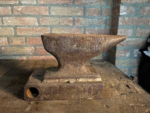 Klein aambeeld antiek uit smederij, Antiek en Kunst, Antiek | Gereedschap en Instrumenten, Ophalen