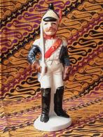 Mooi oud beeldje uit Engeland van een soldaat 17,8 cm.