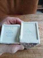 Twee Delfts Blauwe KLM huisjes nrs: 20 en 31.Rynbende ., Antiek en Kunst, Ophalen of Verzenden