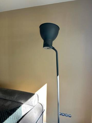 IKEA Hektar Staande Lamp beschikbaar voor biedingen