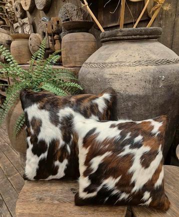koeienhuid kussens landelijk woonaccessoires schapenvacht beschikbaar voor biedingen