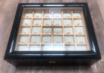 Pandora houten sieradendoos beschikbaar voor biedingen